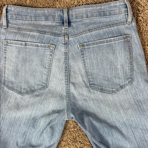 LOFT Light Blue Curvy Skinny Crop Jeans SKU1312 - Picture 6 of 8